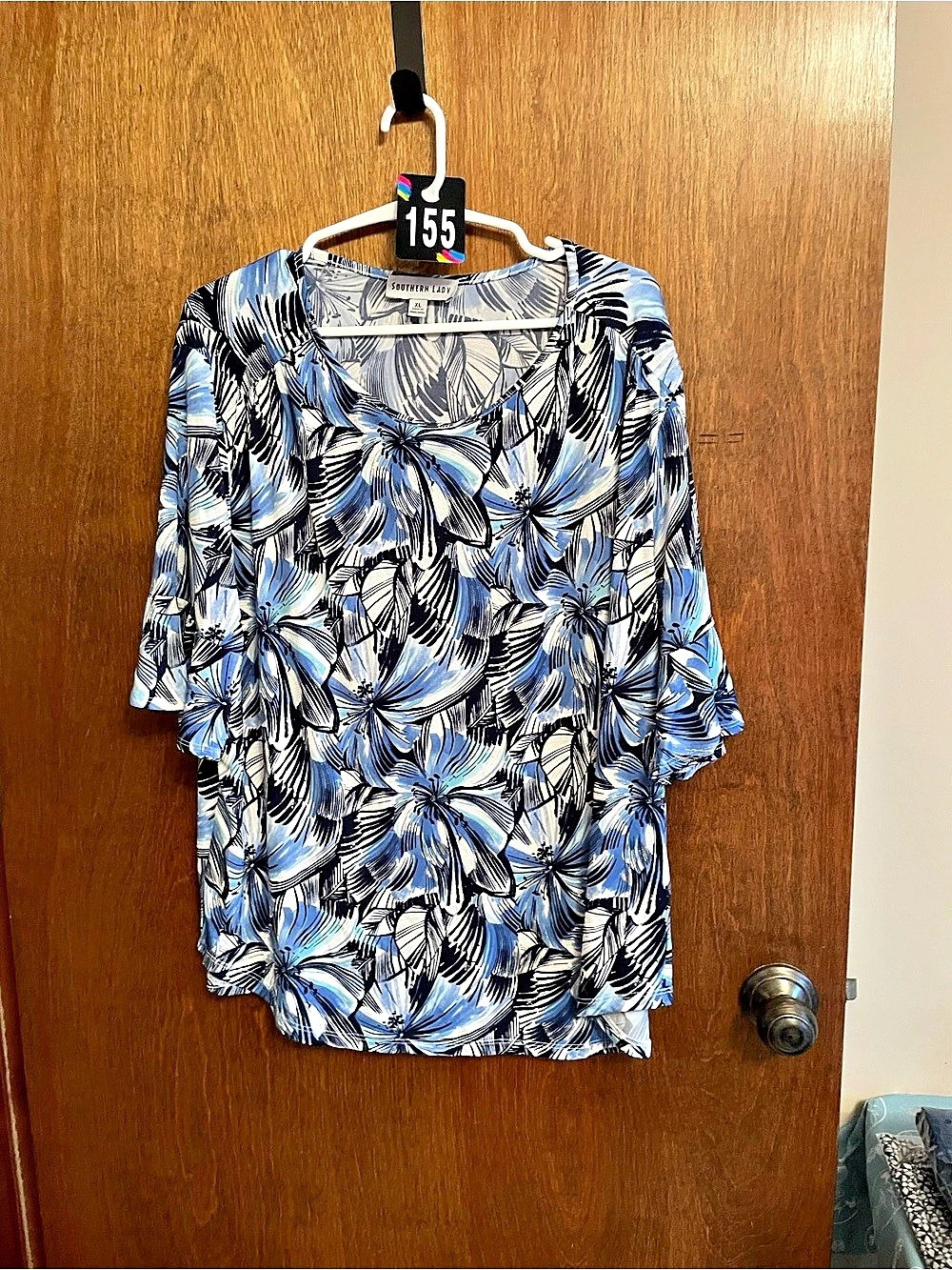 Southern Lady Floral Tunic in Blue & White Size XL Like New